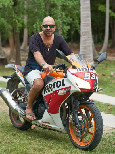 Частный массажист Денис 